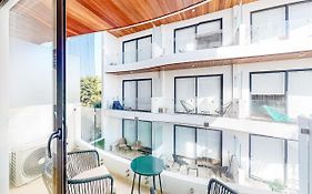 Menesse Midtown 2